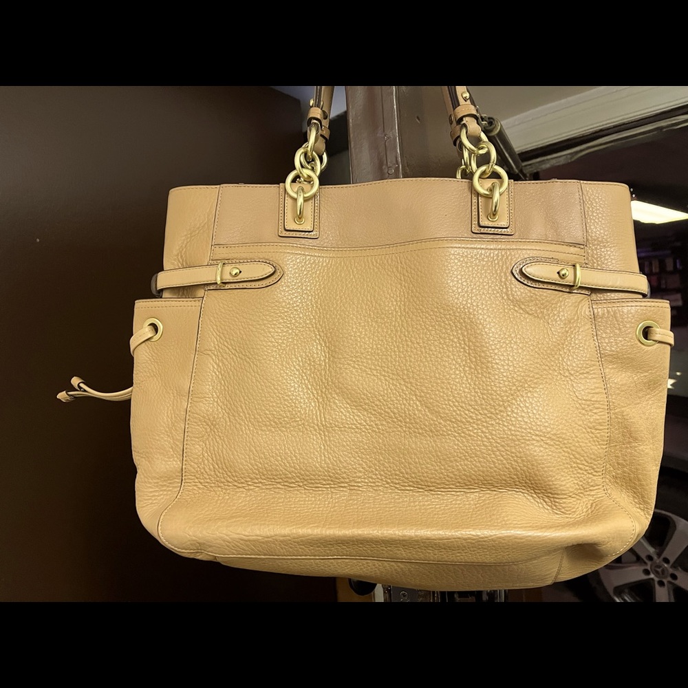 5* COACH- J1068-16476 model number - Picture 5 of 7